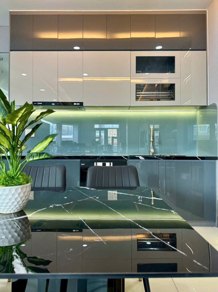 tủ bếp nhựa cánh Acrylic hiện đại